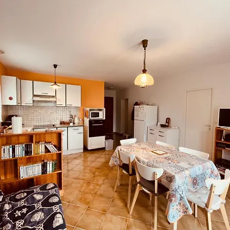 Сasa de vacaciones Maison Du Plantin Jardin & Calme *