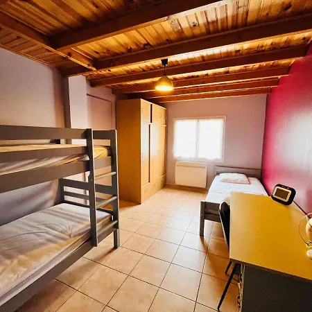 Сasa de vacaciones Maison Du Plantin Jardin & Calme