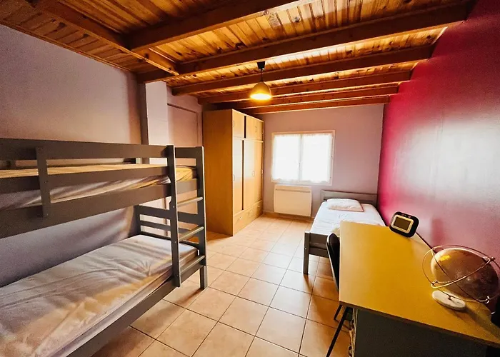 Сasa de vacaciones Maison Du Plantin Jardin & Calme